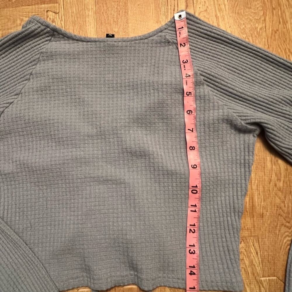 Zaful Bluish Gray Ruched Waffle Knit Crop Top Size Medium Boho Y2K - Picture 7 of 7